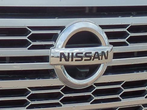 Used 2021 Nissan Titan Platinum Reserve w/ Moonroof Package image 11