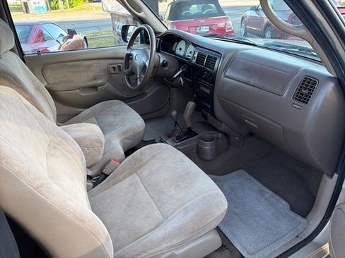 Used 2002 Toyota Tacoma 4x4 Xtracab image 13