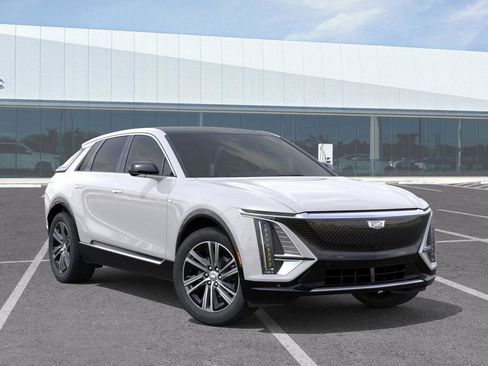 New 2025 Cadillac Lyriq Luxury image 8