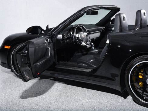 Used 2011 Porsche 911 Carrera GTS RWD image 13