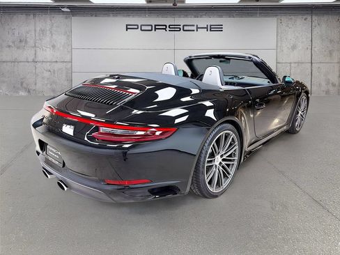Certified 2017 Porsche 911 Carrera 4S AWD/4WD image 38