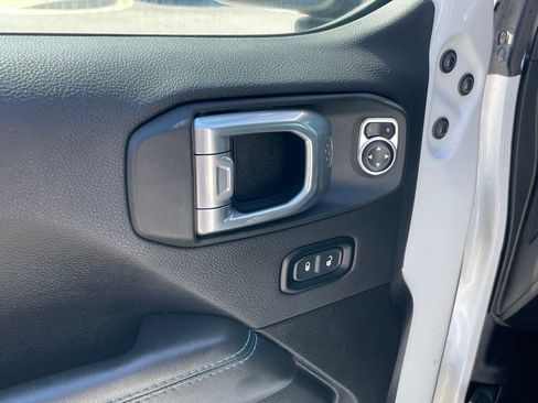 Used 2024 Jeep Wrangler High Altitude AWD/4WD image 10