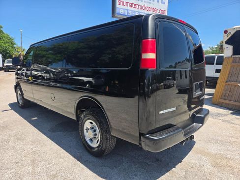 Used 2006 Chevrolet Express 3500 Extended w/ Power and Light Package RWD image 8