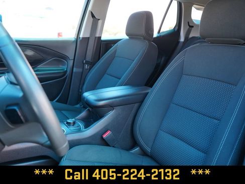 Used 2024 GMC Terrain SLE FWD image 18