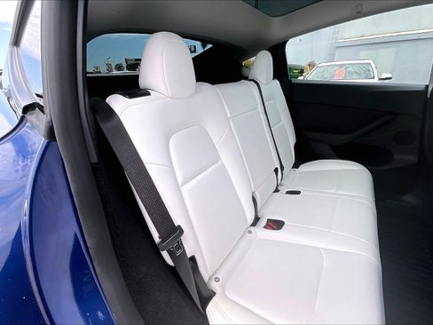 Used 2023 Tesla Model Y Performance AWD/4WD image 25