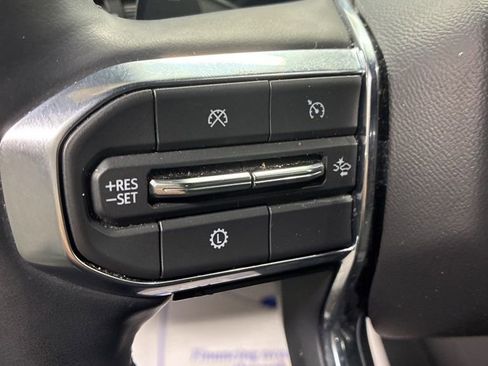 Used 2025 GMC Acadia Elevation image 13