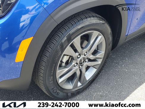 Certified 2023 Kia Seltos S image 7