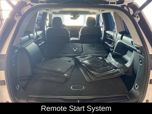 Used 2023 Jeep Grand Cherokee Laredo w/ Luxury Tech Group I AWD/4WD image 20