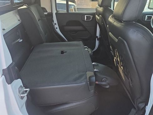 Used 2022 Jeep Gladiator Mojave w/ Cold Weather Group image 34