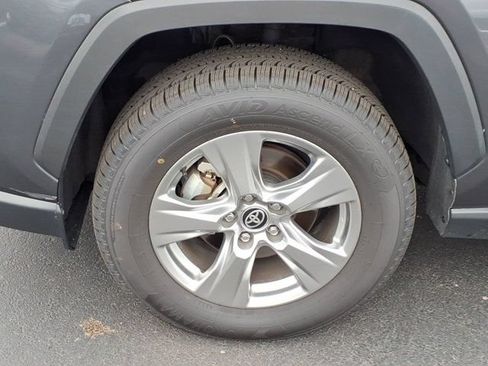 Used 2025 Toyota RAV4 XLE FWD image 30