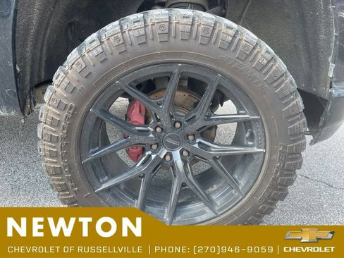 Used 2019 Chevrolet Silverado 1500 LT Trail Boss AWD/4WD image 16