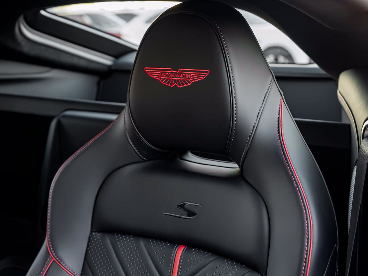 Used 2026 Aston Martin V8 Vantage S RWD image 5
