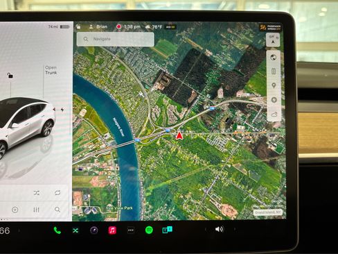 Used 2022 Tesla Model Y Long Range image 28