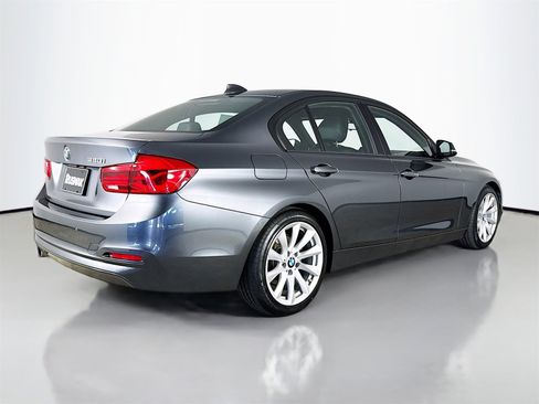 Used 2017 BMW 320i Sedan image 7