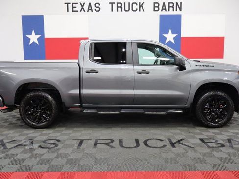 Used 2020 Chevrolet Silverado 1500 Custom w/ Infotainment Package RWD image 13