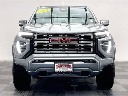 Used 2023 GMC Canyon Denali image 2