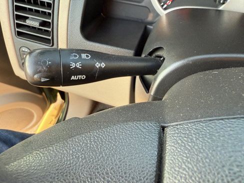 Used 2005 Chevrolet Equinox LT w/ Preferred Equipment Group AWD/4WD image 33