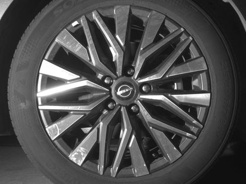 Used 2025 Nissan Altima 2.5 SV image 13