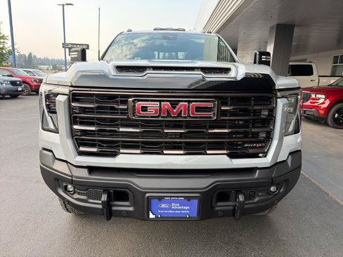 Used 2024 GMC Sierra 2500 AT4X w/ AT4X AEV Edition AWD/4WD image 2