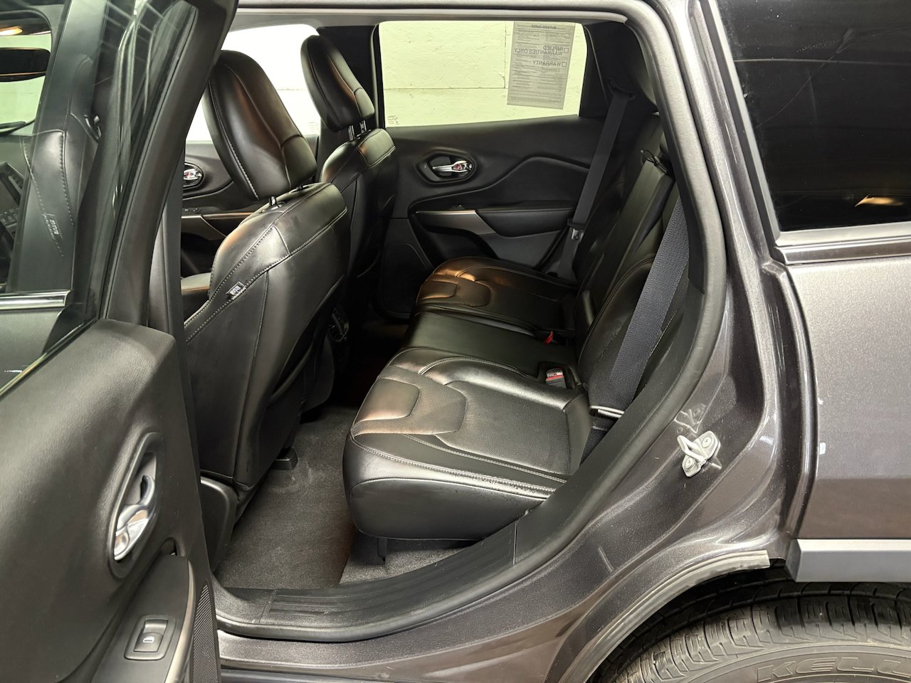 Used 2021 Jeep Cherokee Limited AWD/4WD image 11