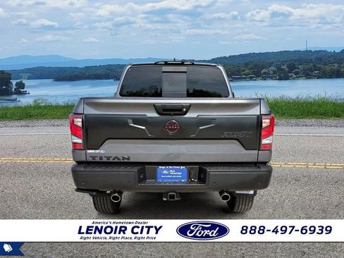 Used 2023 Nissan Titan PRO-4X w/ Pro-4x Convenience Package AWD/4WD image 4