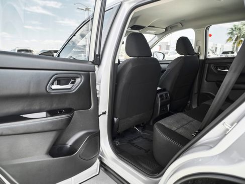 Used 2024 Nissan Rogue SV FWD image 14