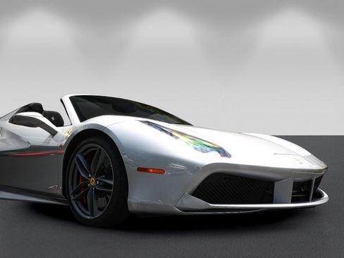Certified 2018 Ferrari 488 Spider RWD image 11