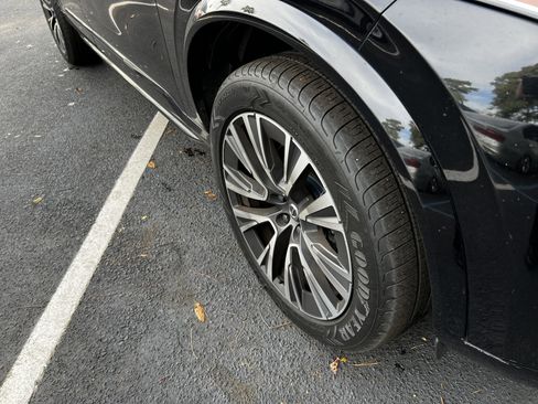 Used 2021 Volvo XC90 T6 Momentum image 11