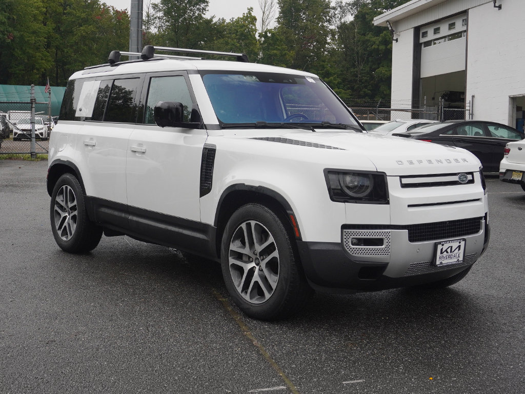 Used 2022 Land Rover Defender 110 SE AWD/4WD image 2