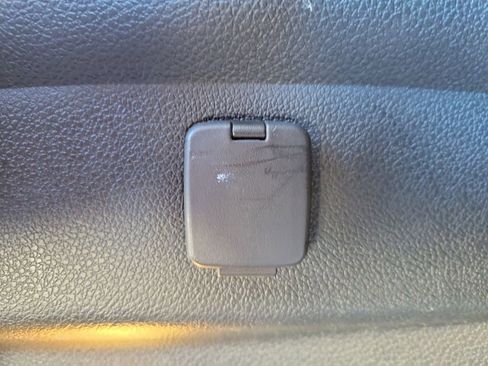 Used 2019 Ford Explorer XLT w/ Equipment Group 201A image 9