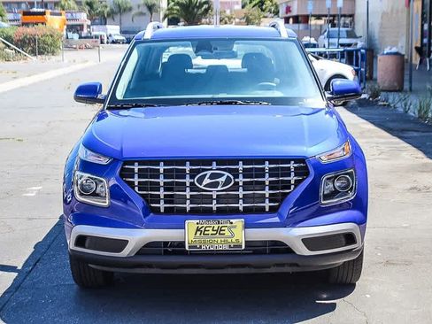 New 2025 Hyundai Venue SEL image 2