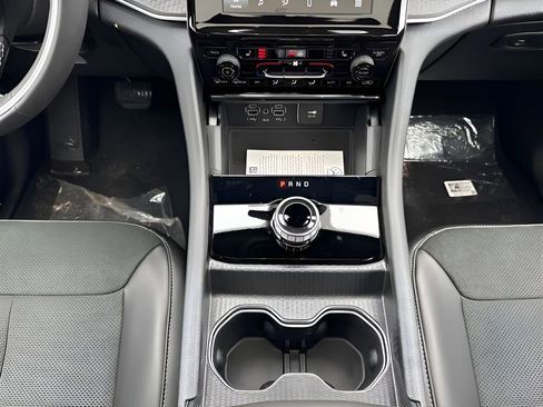 New 2025 Jeep Grand Cherokee L Altitude image 19
