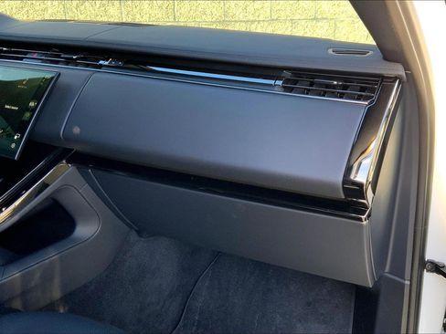 Used 2025 Land Rover Range Rover Sport Dynamic SE image 18