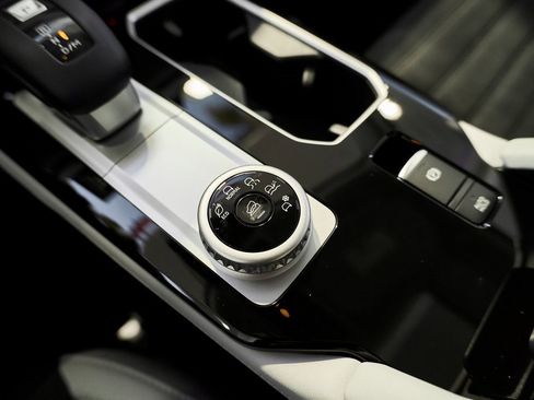 New 2026 Mitsubishi Outlander SE image 49