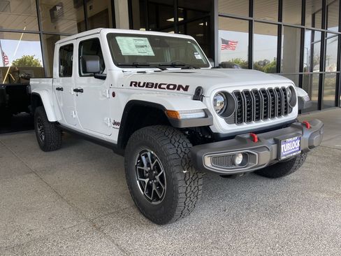 New 2026 Jeep Gladiator Rubicon w/ Steel Power Dome Hood Package AWD/4WD image 2