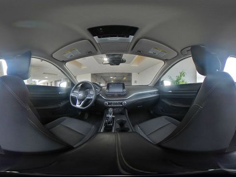 Used 2025 Nissan Altima 2.5 SV FWD image 43