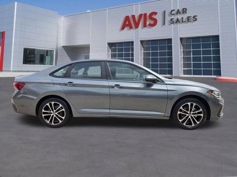 Used 2025 Volkswagen Jetta Sport FWD image 5