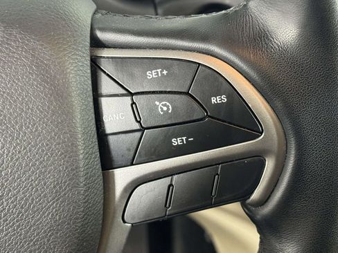 Used 2021 Jeep Grand Cherokee Limited AWD/4WD image 22