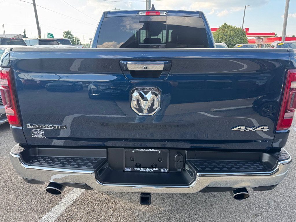 Used 2022 RAM 1500 Laramie AWD/4WD image 7