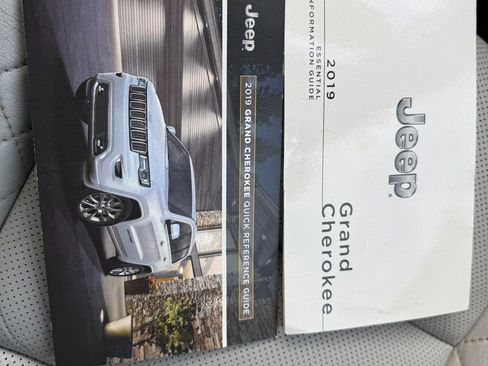 Used 2019 Jeep Grand Cherokee Summit image 16