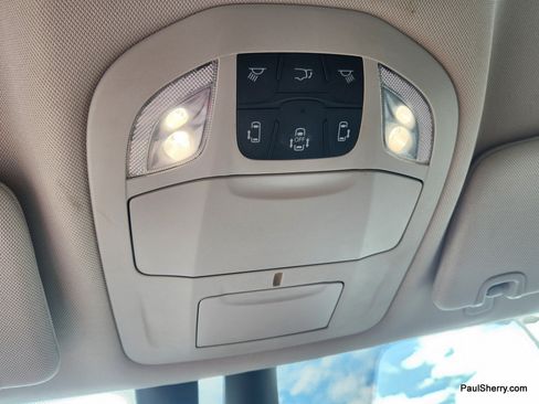 Used 2022 Chrysler Pacifica Touring-L FWD image 46