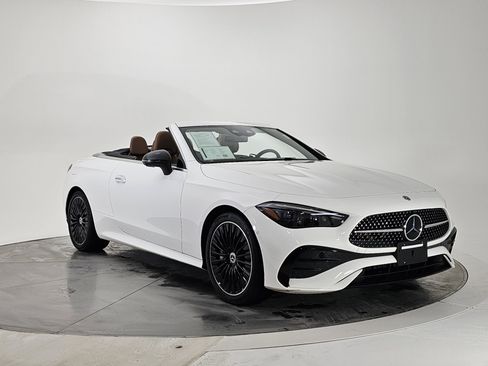 Used 2024 Mercedes-Benz CLE 450 4MATIC Cabriolet image 34