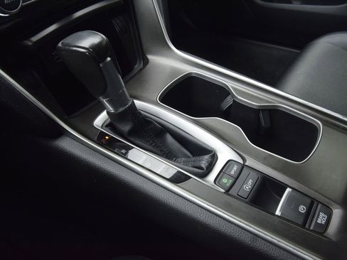 Used 2021 Honda Accord Sport image 24