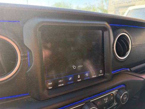 Used 2020 Jeep Wrangler Unlimited Sahara w/ Dual Top Group AWD/4WD image 20