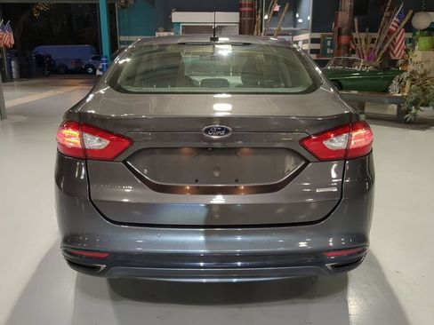 Used 2016 Ford Fusion SE w/ Equipment Group 202A FWD image 9