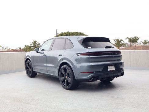 New 2026 Porsche Cayenne AWD/4WD image 3