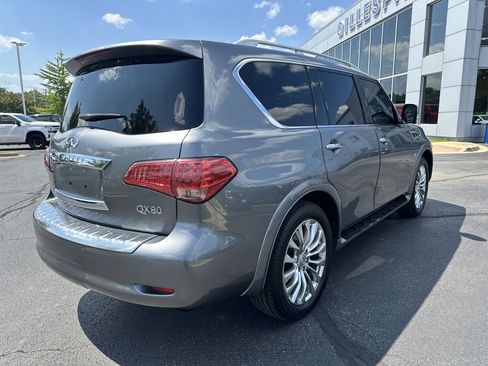 Used 2017 INFINITI QX80 4WD w/ Deluxe Technology Package image 3