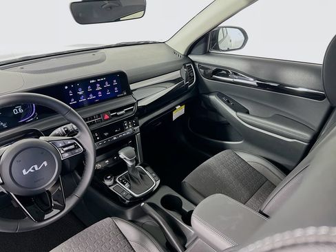 New 2026 Kia Seltos S FWD image 19