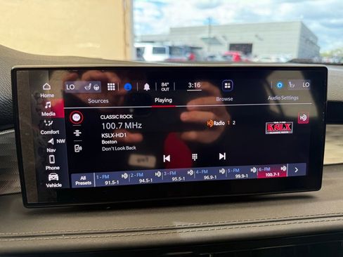 Used 2024 Alfa Romeo Tonale Ti w/ Premium Interior Package image 41