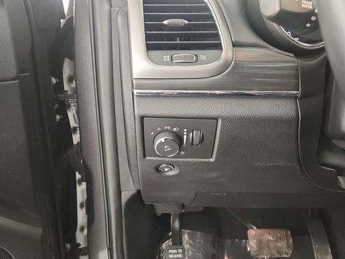 Used 2021 Jeep Grand Cherokee Limited AWD/4WD image 25